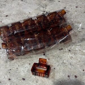 1 Set of 20 Glossy tortoiseshell Hair Claw Clips.